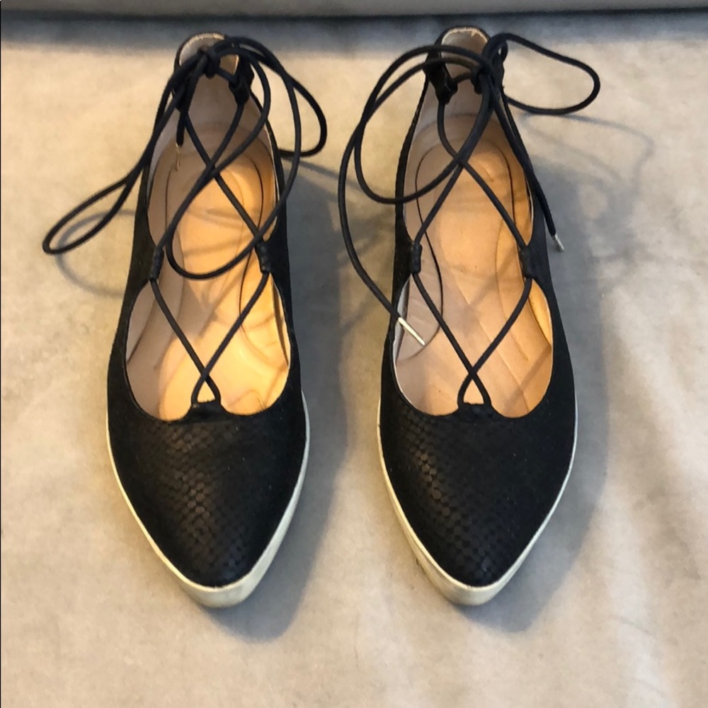 Dr. Scholl’s black sneakers- size 8